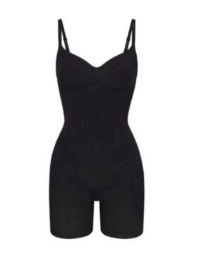 SKIMS SEAMLESS SCULPT MID THIGH BODYSUIT BLACK ONYX XS NEW WITHOUT TAGS